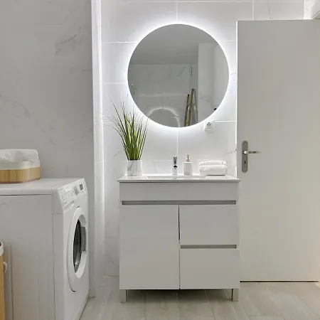 Seaside Apartman *